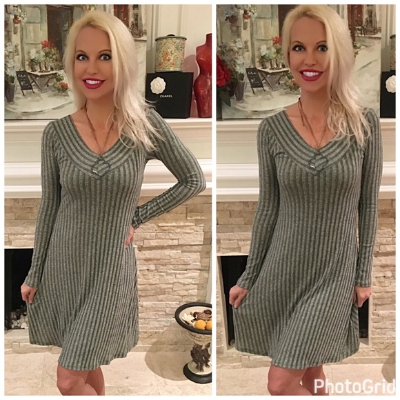 Dresses & Skirts - 🎉 HPOlive ribbed fabrication dress! Fully lined