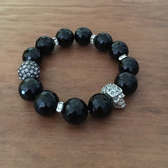 Crystal and black jet bead stretch bracelet.