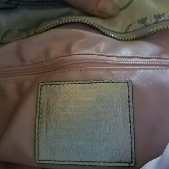 Coach - Picture 4 of 4