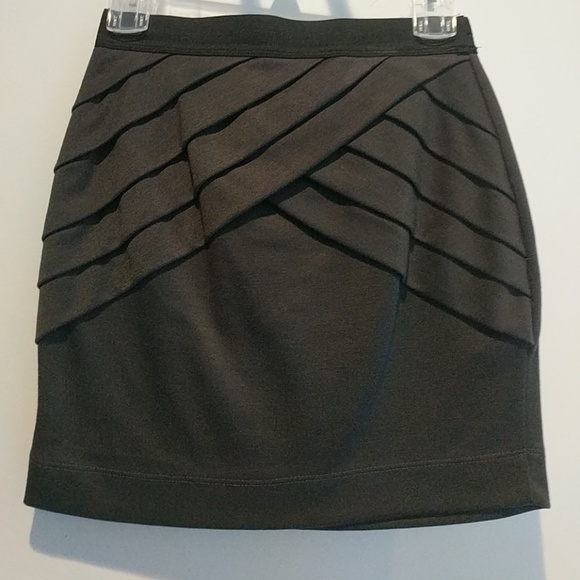Gray pleated mini skirt