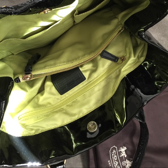 Coach Hamptons Handbag with Wallet Black - Picture 3 of 4