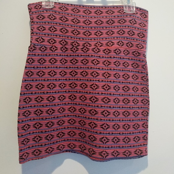 Aztec print knitted mini skirt.