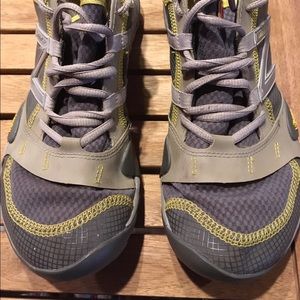 New Balance minimus size 8.5 woman great shape