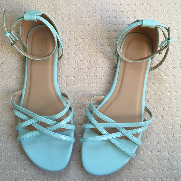 Turquoise patent faux leather strappy sandal