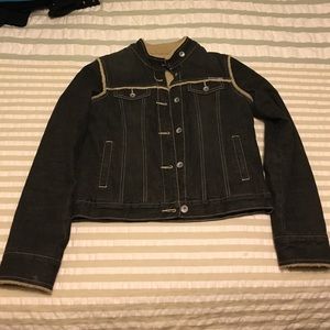 Split jean jacket, lined with faux lamb shearling