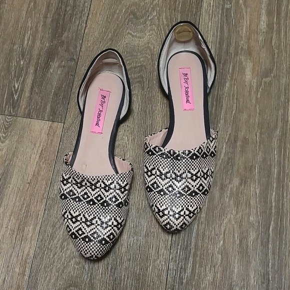 Bestsy Johnson Tribal Print Flats