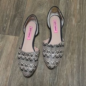 Bestsy Johnson Tribal Print Flats