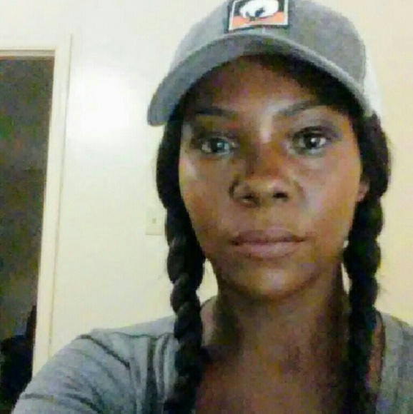 Meet your Posher, Erica - Picture 1 of 1