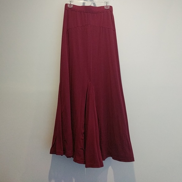 Flared maroon maxi skirt