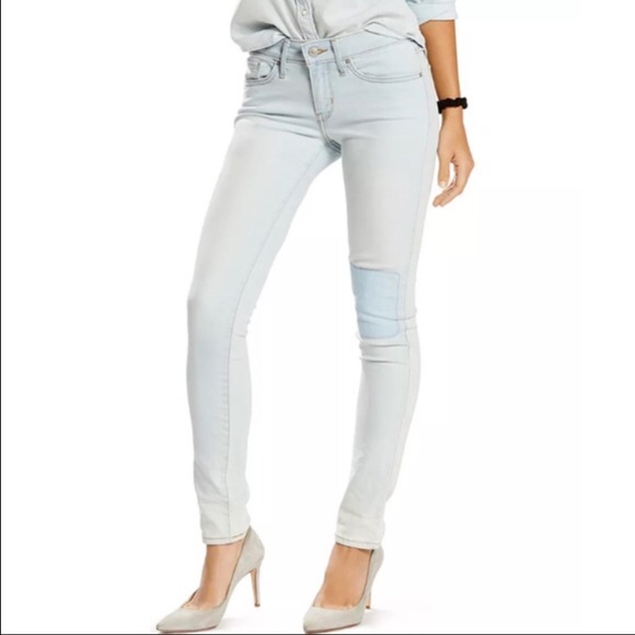 Levi's 711 Skinny Lightwash Jeans