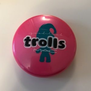 MAC Trolls collection. Glow Rida beauty powder