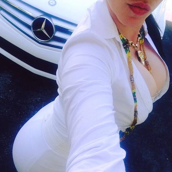 Meet your Posher, Mayelin