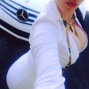 Meet your Posher, Mayelin