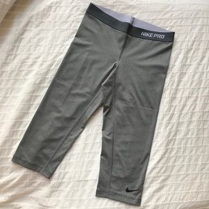 NIKE Pro Dri-FIT Training Capris