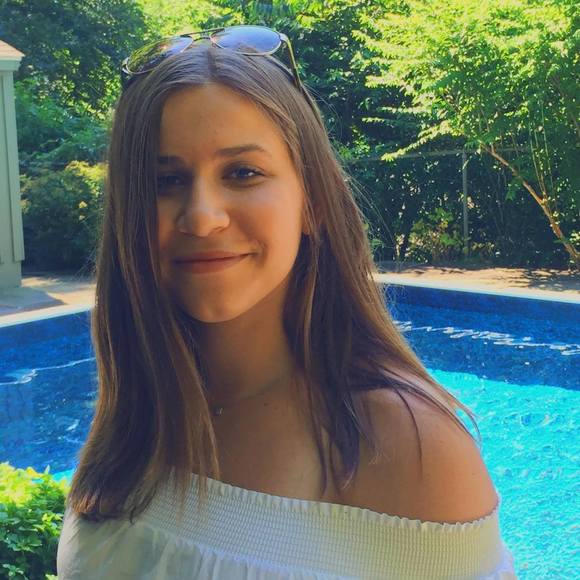 Meet your Posher, Claire