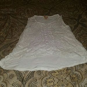 Aline sleeveless cotton lacey t