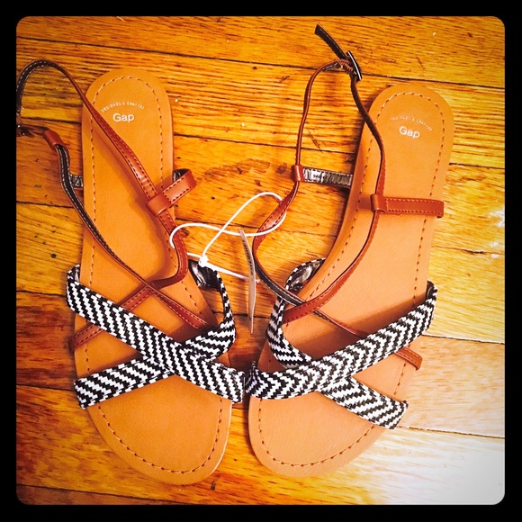 Old Navy Crisscross Sandals Sz 9
