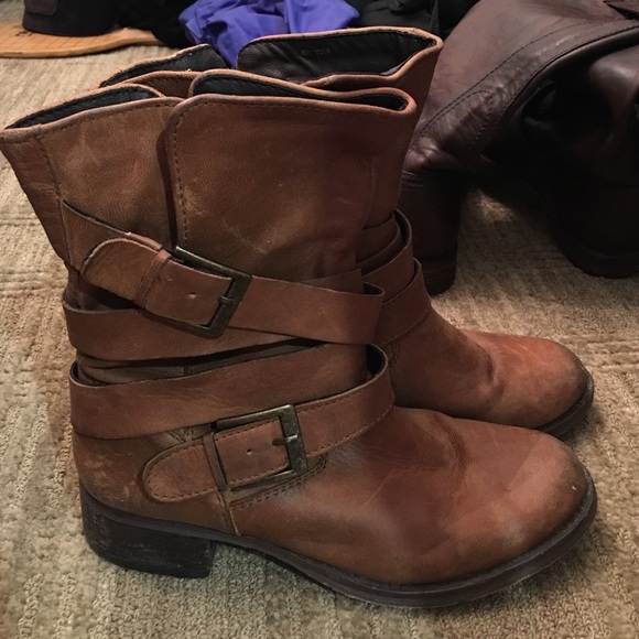 Steve Madden tan boots