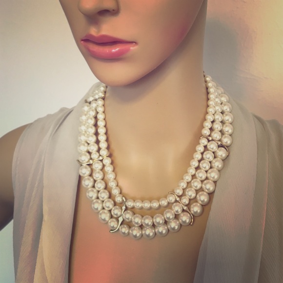 3 String Pearl Necklace