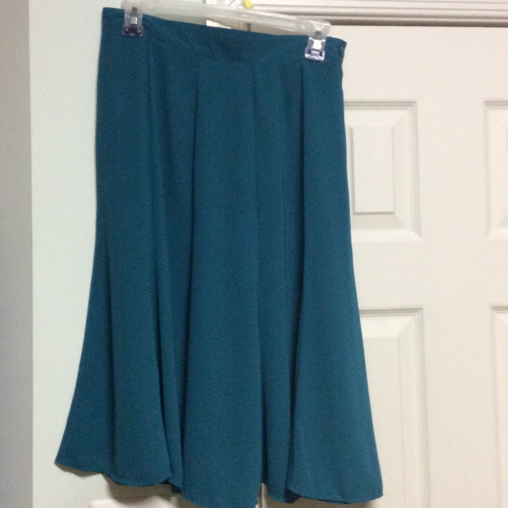 BFA classics skirt size 8P 3/ $15