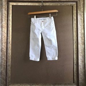 White denim cuffed capris.