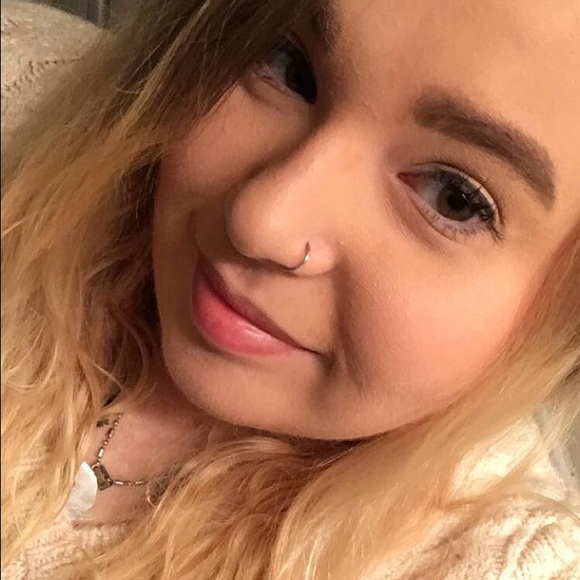 Meet your Posher, Erin - Picture 1 of 1