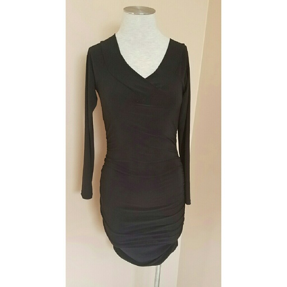 Dresses & Skirts - Perfect Black dress