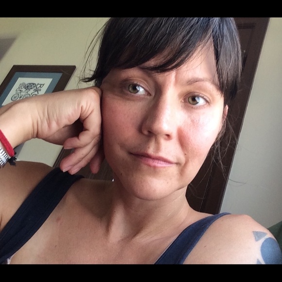 Meet your Posher, Sarah - Picture 1 of 1