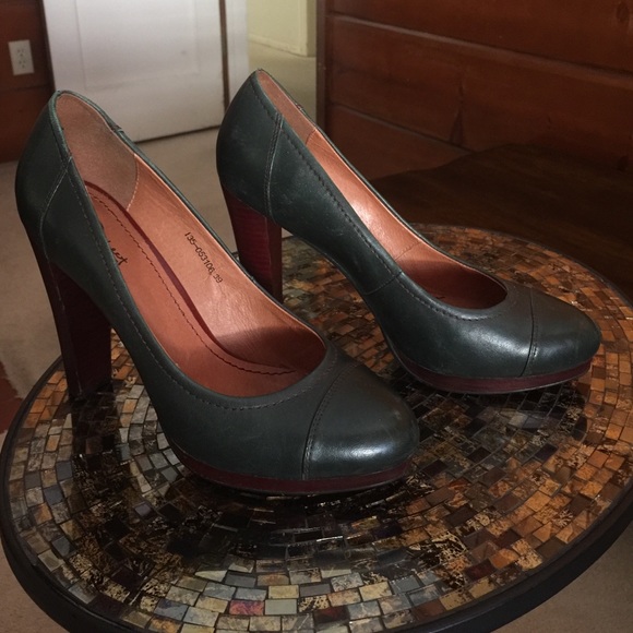Women shoes.