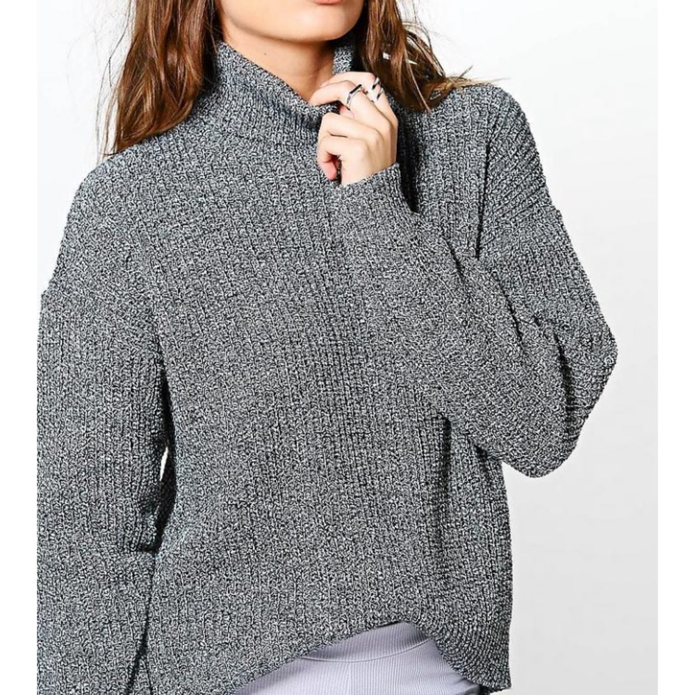 Boohoo Gray Knit Sweater. Size S/M. Never worn