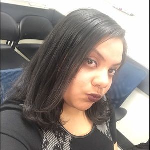 Meet your Posher, Debbie