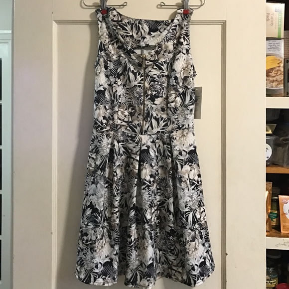 Tesoro Flower Print Dress in Small