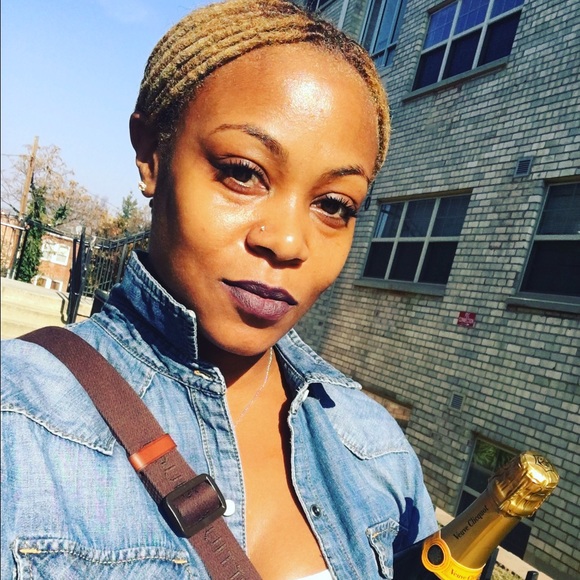 Meet your Posher, Ireneika