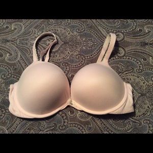 Victoria's Secret push-up bra, EUC