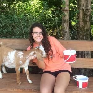 Meet your Posher, Lauren