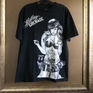 Men's silkscreen t-shirt.