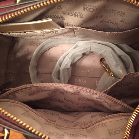 SOLD Michael Kors Saffiano Small Satchel in Merlot - Picture 4 of 4