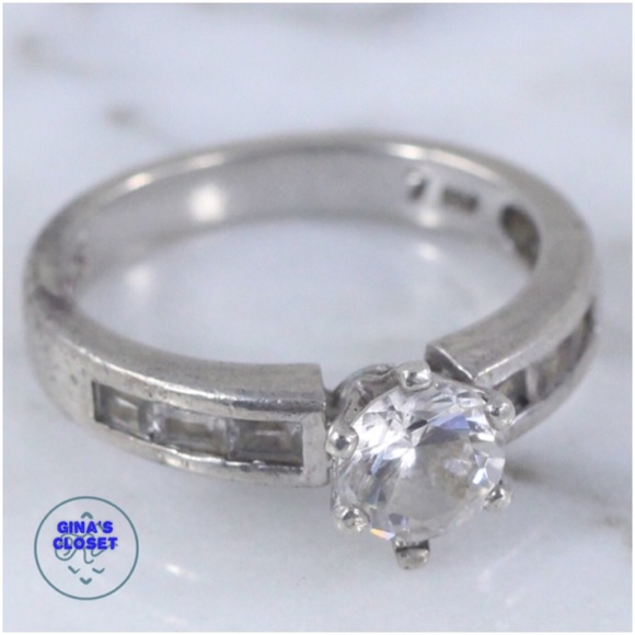 sterling silver crystal 4g - ring (6.75) - Picture 1 of 4