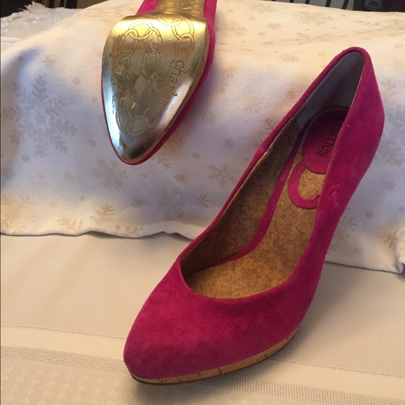 Beautiful bright pink pumps