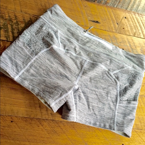Lululemon shorty shorts size 8