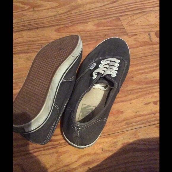 Vans - Picture 3 of 3