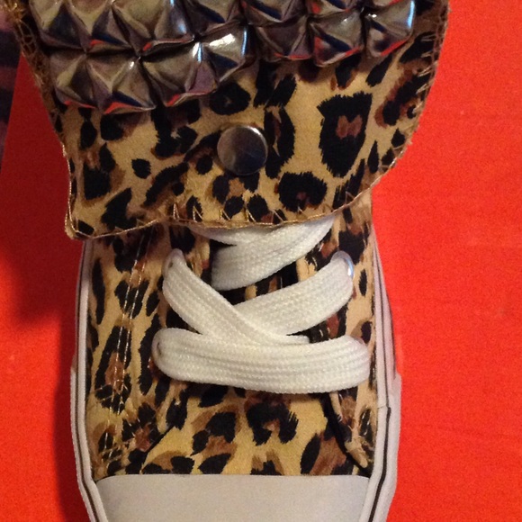 Shoes - Picture 1 of 4