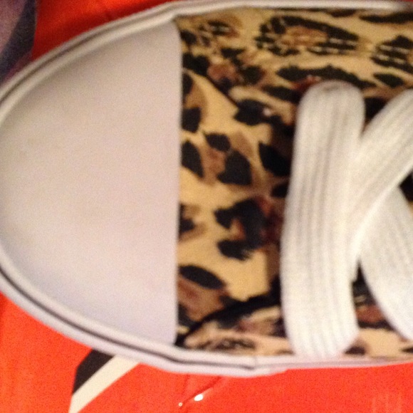 Shoes - Picture 4 of 4