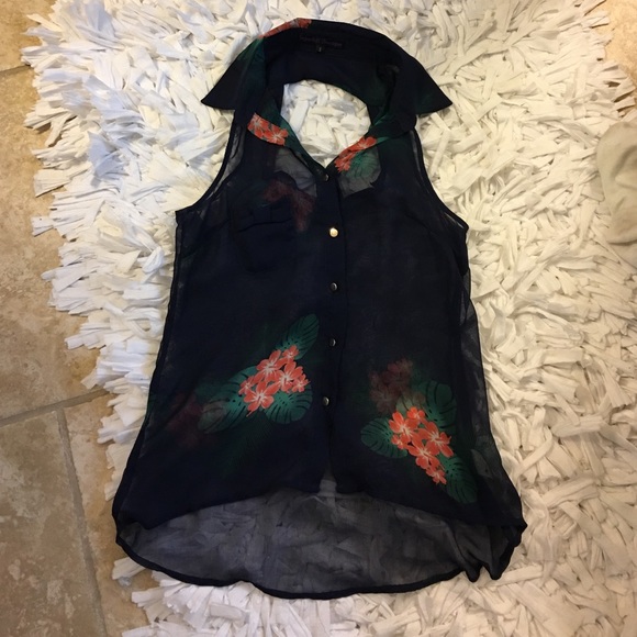 Cute dark blue top