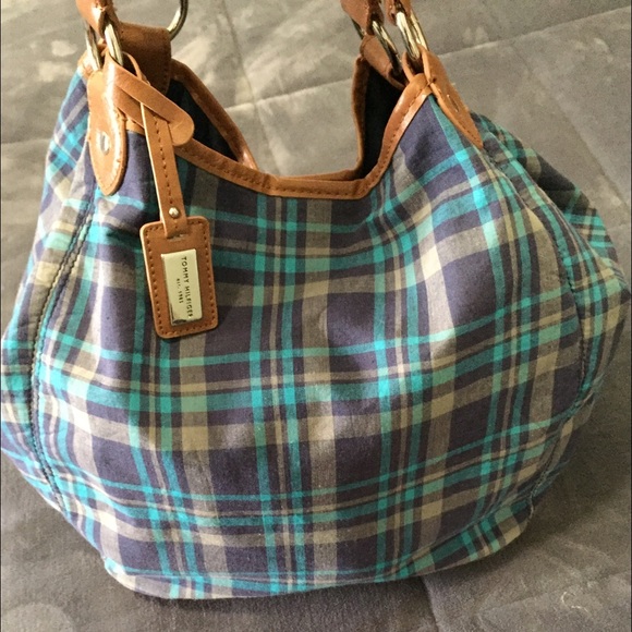 Tommy Hilfiger Handbags - 🎀TOMMY HILFIGER Plaid Hobo Bag🎀