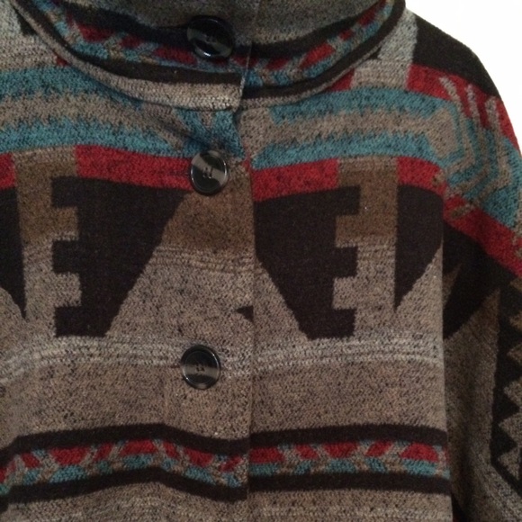 😱 SOLD 😱 Tribal Pattern Poncho - Picture 2 of 3