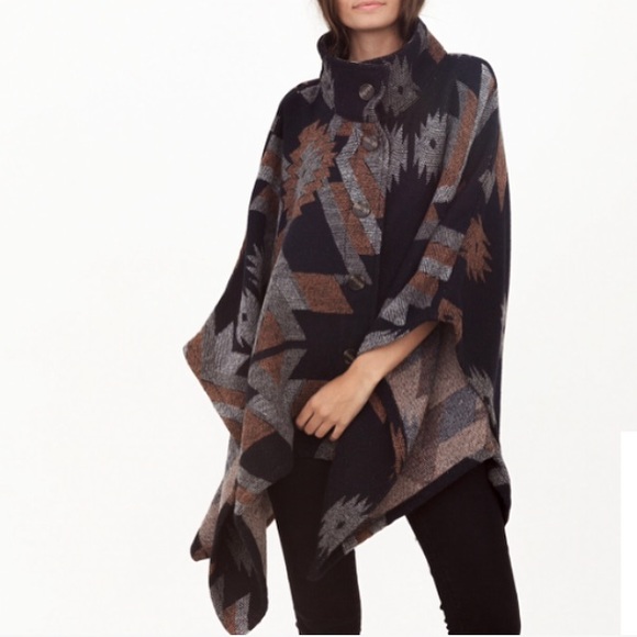 😱 SOLD 😱 Tribal Pattern Poncho - Picture 3 of 3