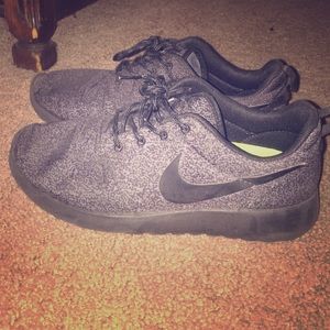 Size 7.5 women's Roshe $30