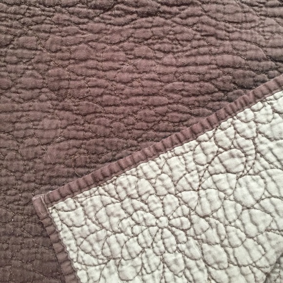 ***SOLD***Queen size quilt set.