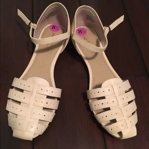 Kenneth Cole flat sandals